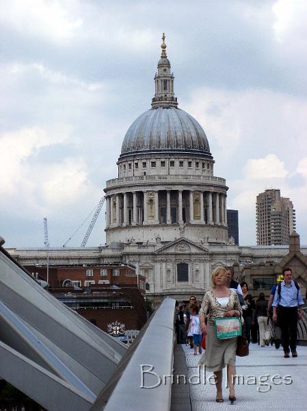 St Paul's Cathedral from Millennium bridge IMG_3418.jpg